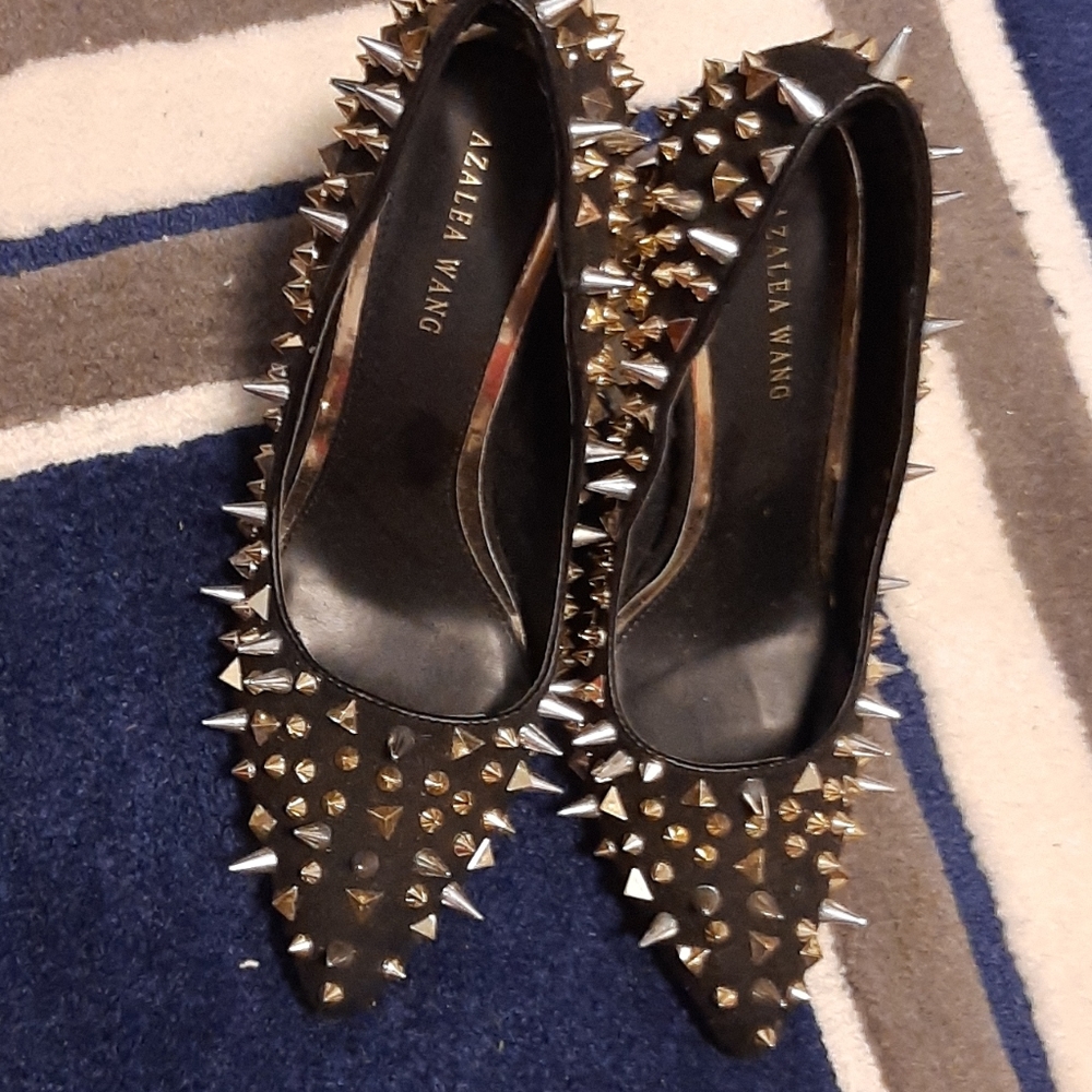High heel pumps
